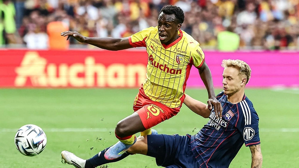 الجماز : الهلال يتحرك لاستعادة سعود عبدالحميد في الصيف