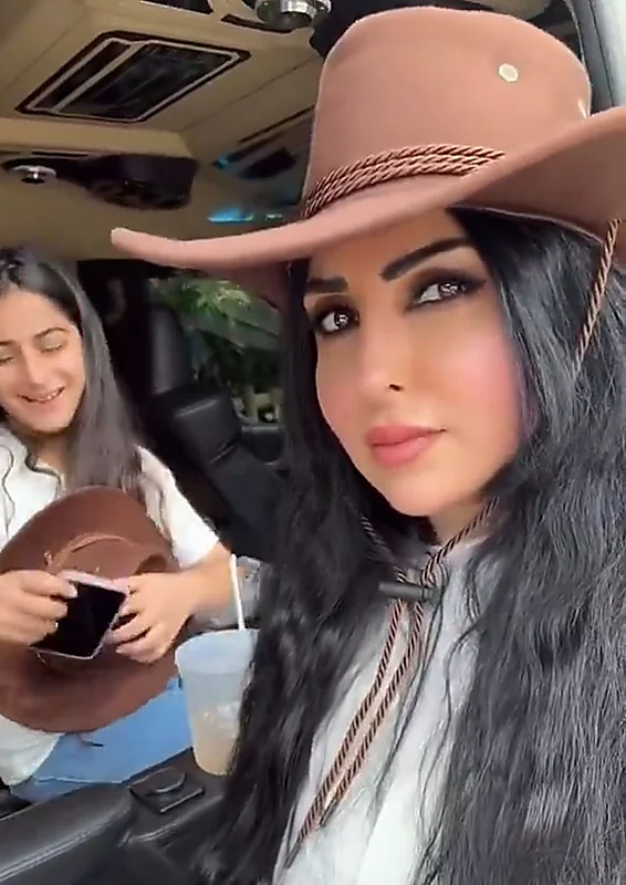 مممم