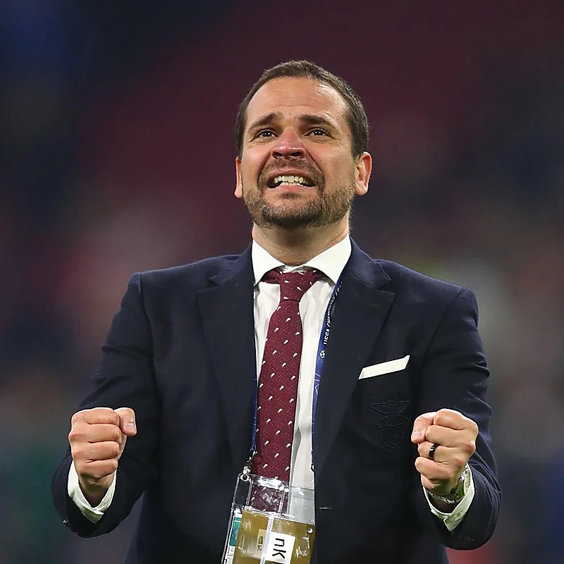 الهلال يفاوض ثلاثي أوروبي لتعيين مدير رياضي جديد