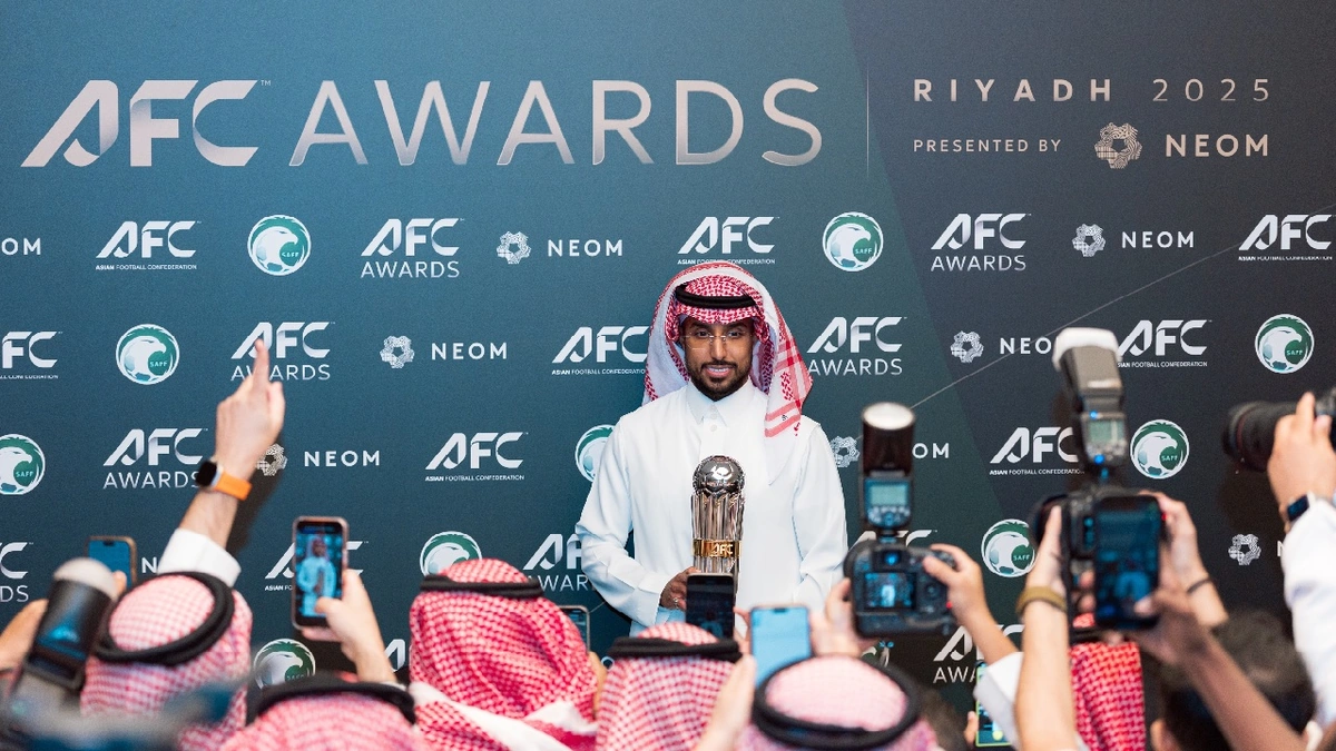 الهلال، سالم الدوسري، السد القطري، أفضل لاعب آسيوي، تكريم