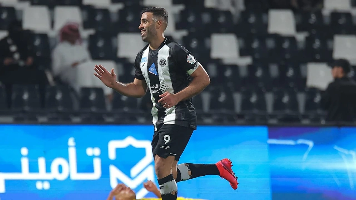 مهاجم الشباب مهاجم الشباب