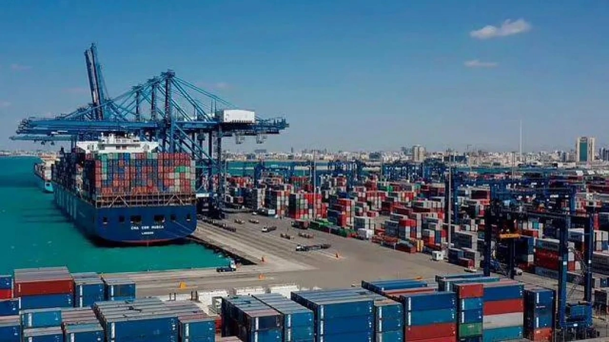 موانئ المملكة، حاويات قياسية موانئ المملكة، حاويات قياسية