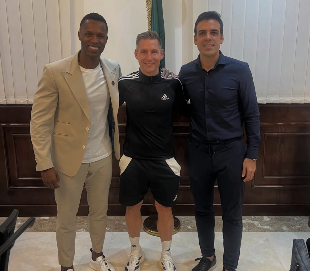 الرئيس التنفيذي بالنصر