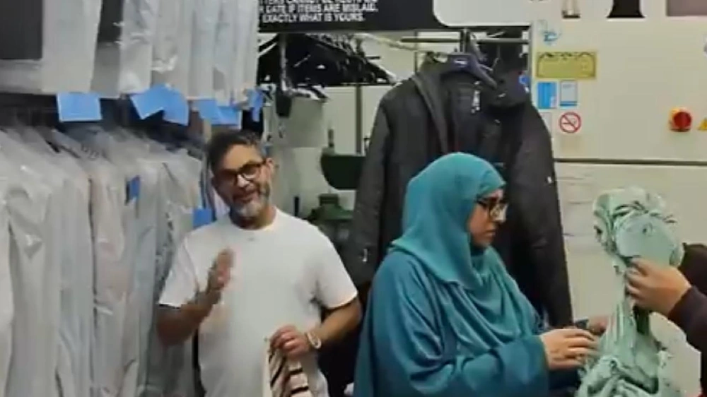 مبتعث سعودي &nbsp;, &nbsp;موقفً نبيل , &nbsp;أصحاب مغاسل الملابس , &nbsp;بريطانيا , &nbsp;مسلمين , مكة