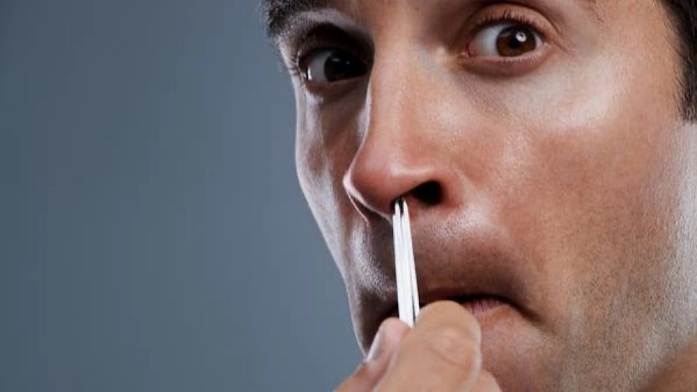 نتف شعر الأنف , مخاطر صحية , نظافة , تجميل