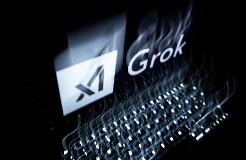 إيلون ماسك, منصة إكس, انتقادات, صور إباحية مزيفة, Grok