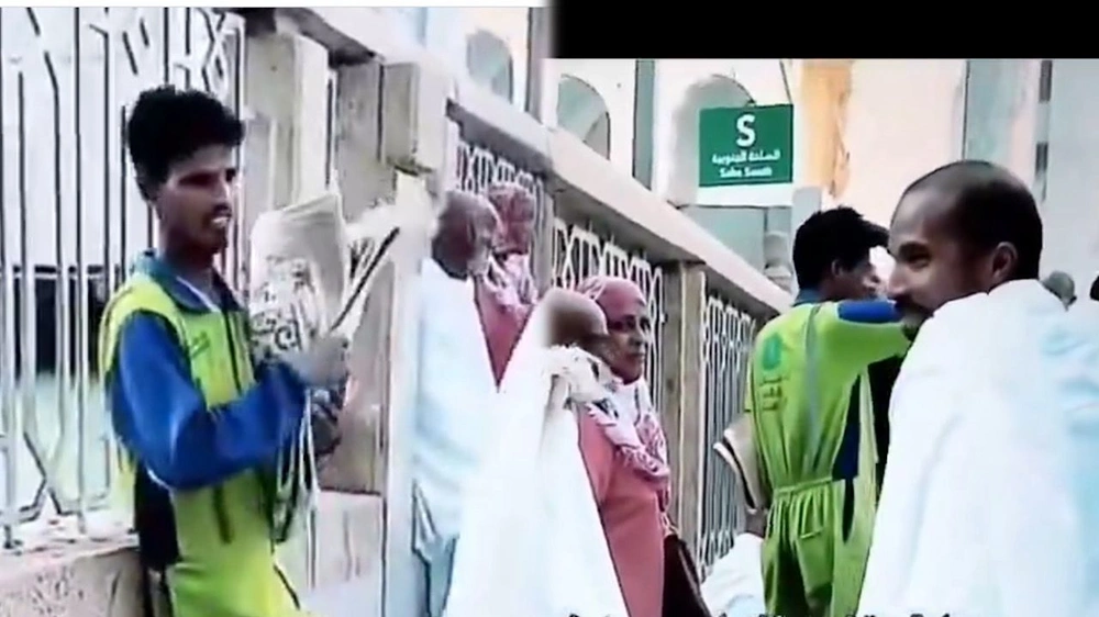 مكة المكرمة, عامل نظافة ,الإيثار ,الكرم, سجادة صلاة