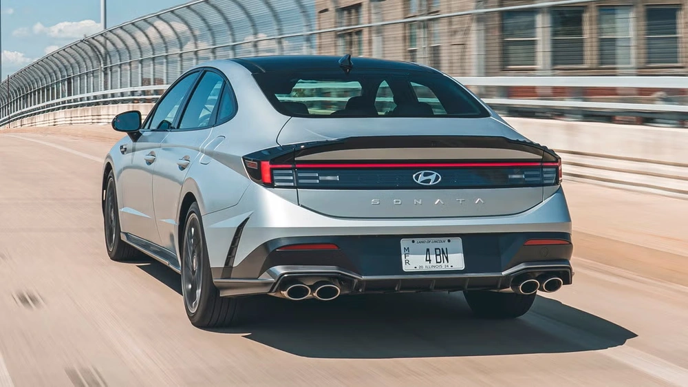 سوناتا خليجي 2026, هيونداي سوناتا, السيارات, محرك 2.5 GDi, تقنيات متقدمة, إضاءة LED