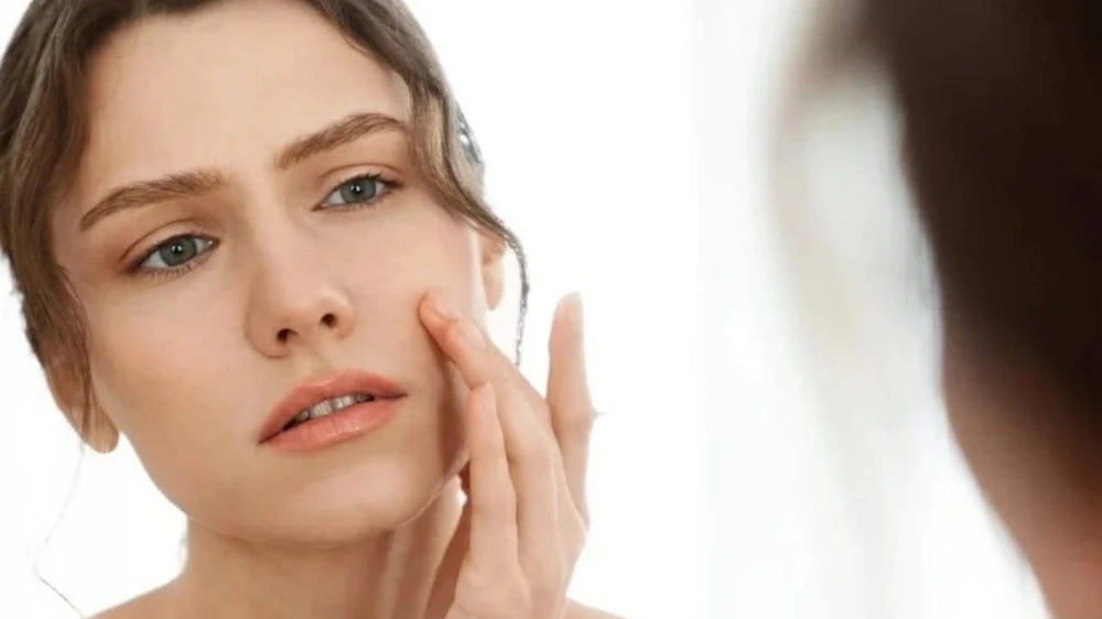 مركبات السيليكون,الكحول المعدل,التونرات,حمض الهيالورونيك ,خبيرة تجميل, الشيخوخة ,مستحضرات العناية ,حاجز البشرة